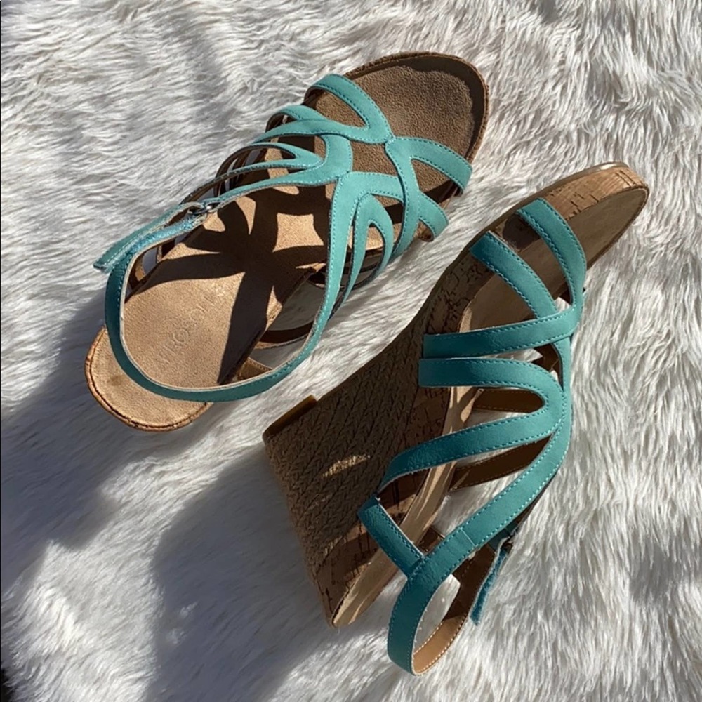 Aerosoles Wedge Sandals Size 9